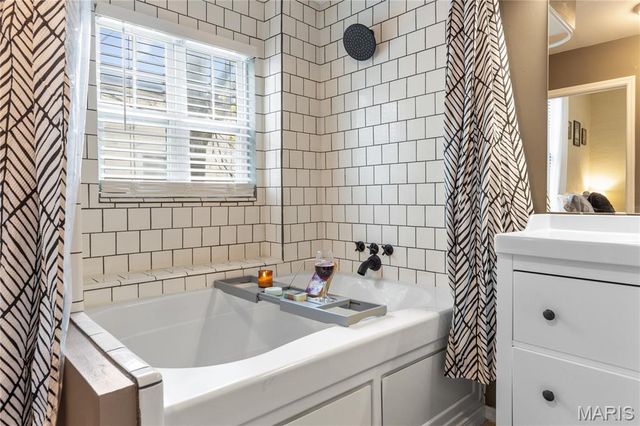 1506 N 5th Street, St Charles, MO 63301