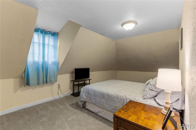 1506 N 5th Street, St Charles, MO 63301