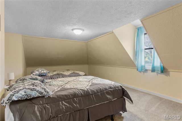 1506 N 5th Street, St Charles, MO 63301