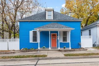 1506 N 5th Street, St Charles, MO 63301