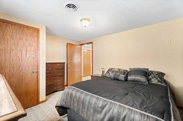 1260 Collegeway, Worthington, MN 56187