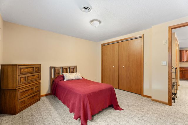 1260 Collegeway, Worthington, MN 56187