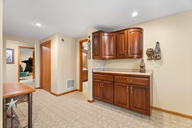 1260 Collegeway, Worthington, MN 56187