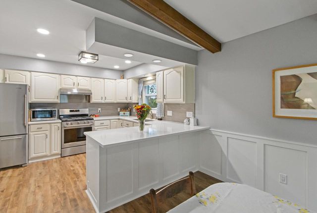 619 12th Avenue, New Glarus, WI 53574