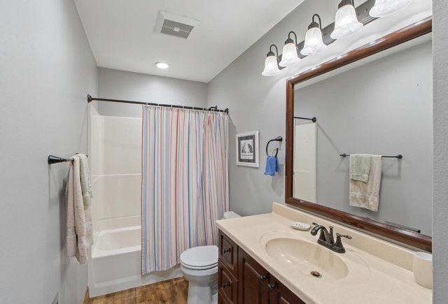 619 12th Avenue, New Glarus, WI 53574