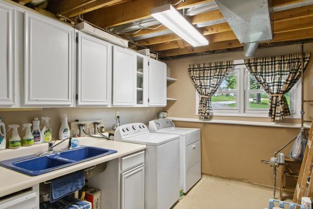 619 12th Avenue, New Glarus, WI 53574