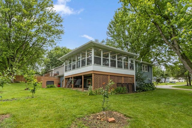619 12th Avenue, New Glarus, WI 53574