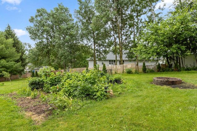 619 12th Avenue, New Glarus, WI 53574