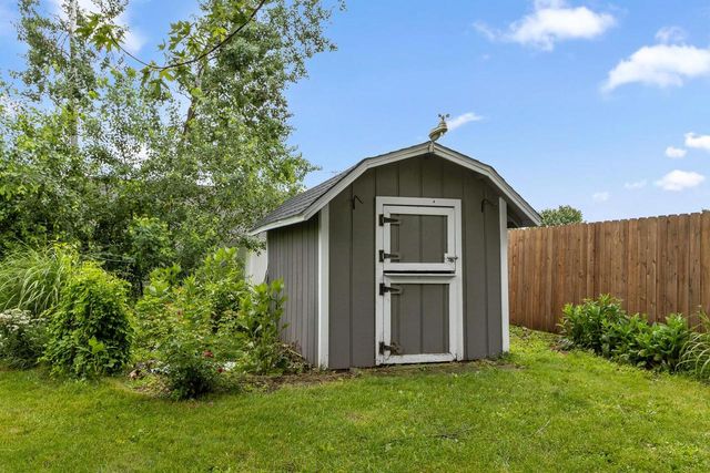 619 12th Avenue, New Glarus, WI 53574