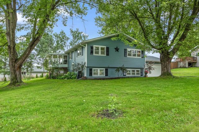 619 12th Avenue, New Glarus, WI 53574