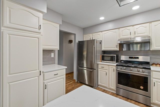 619 12th Avenue, New Glarus, WI 53574