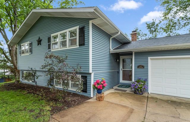 619 12th Avenue, New Glarus, WI 53574
