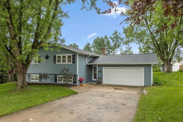 619 12th Avenue, New Glarus, WI 53574
