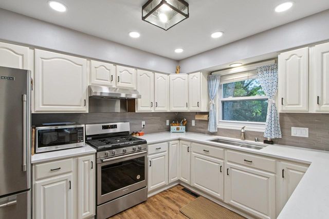 619 12th Avenue, New Glarus, WI 53574