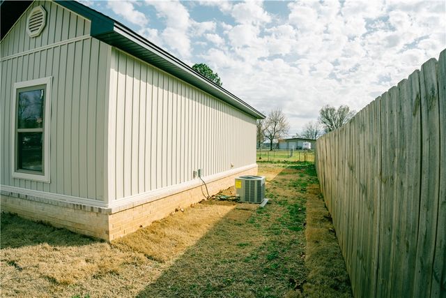 3504 E 4th Street, Russellville, AR 72802