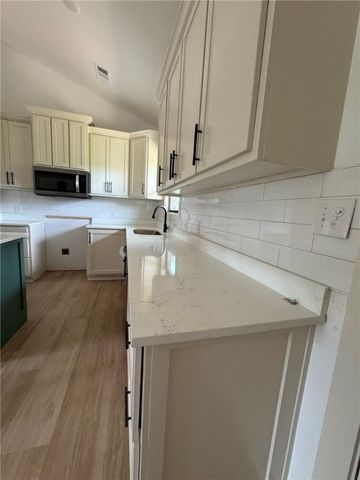 3504 E 4th Street, Russellville, AR 72802