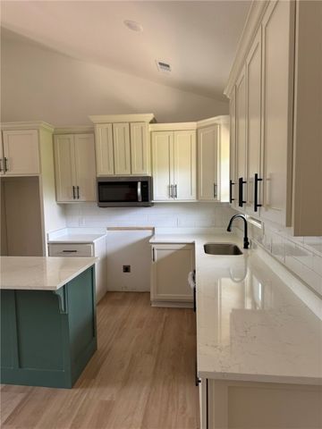 3504 E 4th Street, Russellville, AR 72802