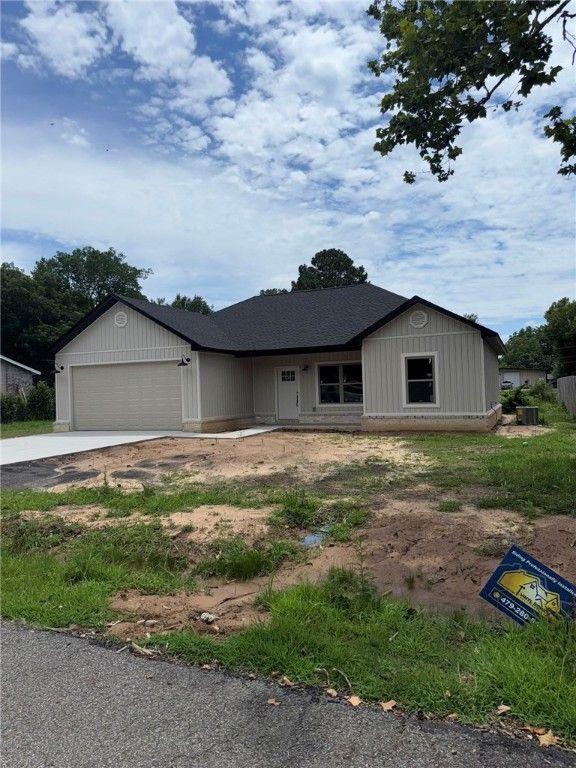 3504 E 4th Street, Russellville, AR 72802