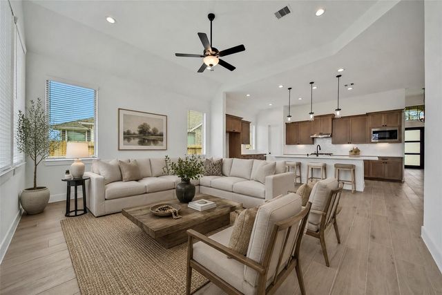 13107 Wood Leaf Park, Tomball, TX 77375