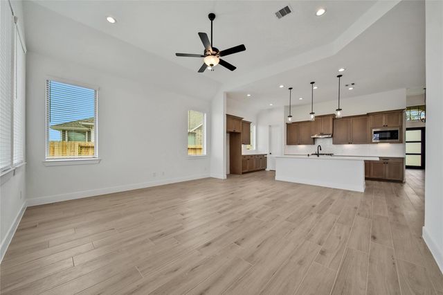 13107 Wood Leaf Park, Tomball, TX 77375
