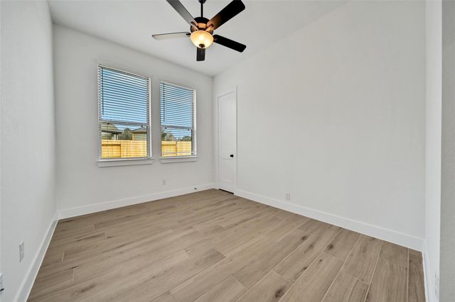 13107 Wood Leaf Park, Tomball, TX 77375