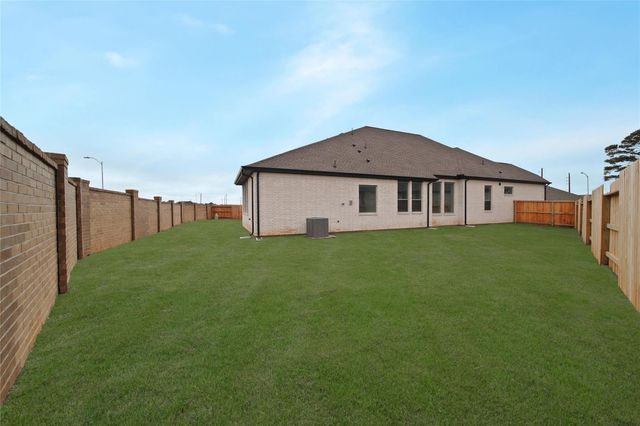 13107 Wood Leaf Park, Tomball, TX 77375