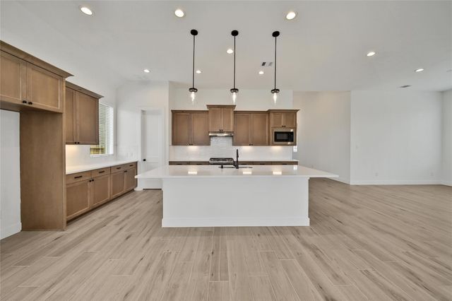 13107 Wood Leaf Park, Tomball, TX 77375