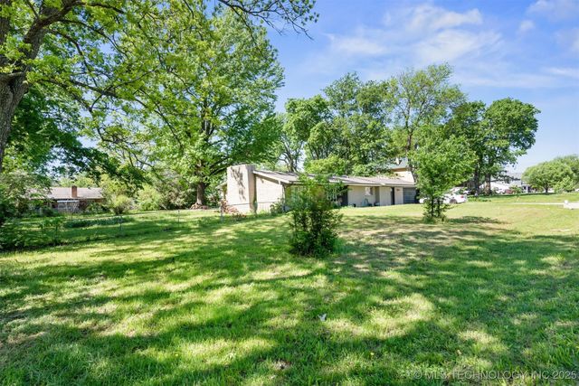 1014 SE 3rd Street, Wagoner, OK 74467