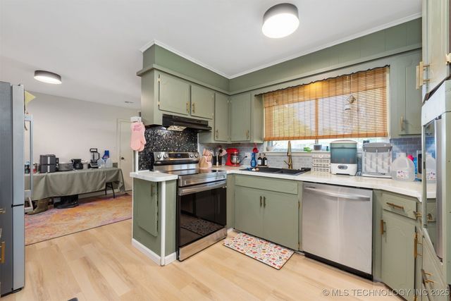 1014 SE 3rd Street, Wagoner, OK 74467