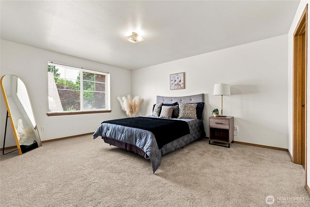 910 27th Avenue SE, Puyallup, WA 98374