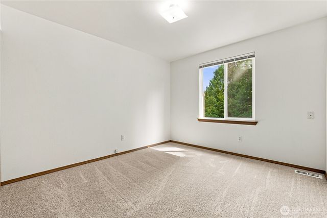 910 27th Avenue SE, Puyallup, WA 98374