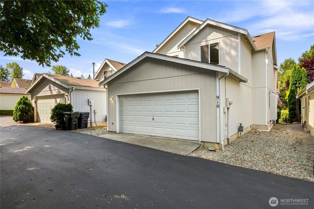 910 27th Avenue SE, Puyallup, WA 98374