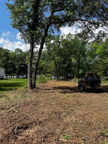3816 Sam Houston, Willis, TX 77378