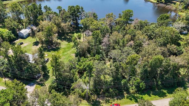 3816 Sam Houston, Willis, TX 77378