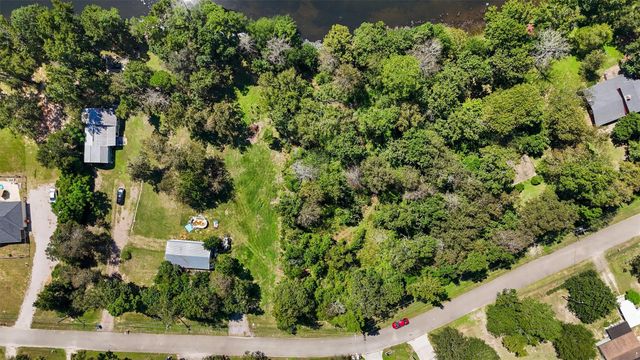 3816 Sam Houston, Willis, TX 77378