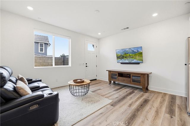 30012 Chestnut Lane, Castaic, CA 91384