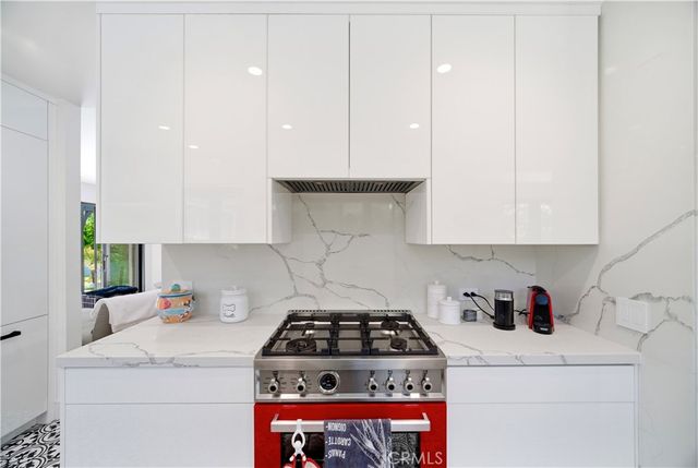 13646 Valley Vista, Sherman Oaks, CA 91423