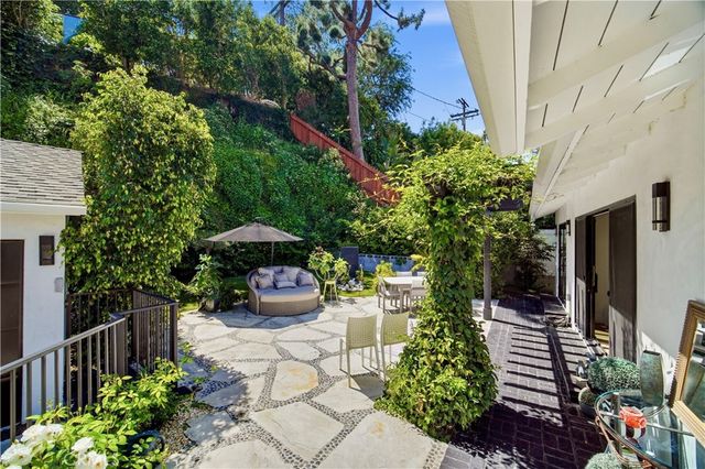 13646 Valley Vista, Sherman Oaks, CA 91423