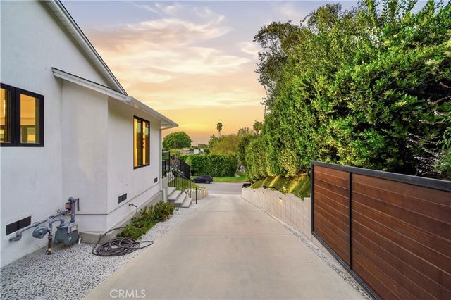 13646 Valley Vista, Sherman Oaks, CA 91423