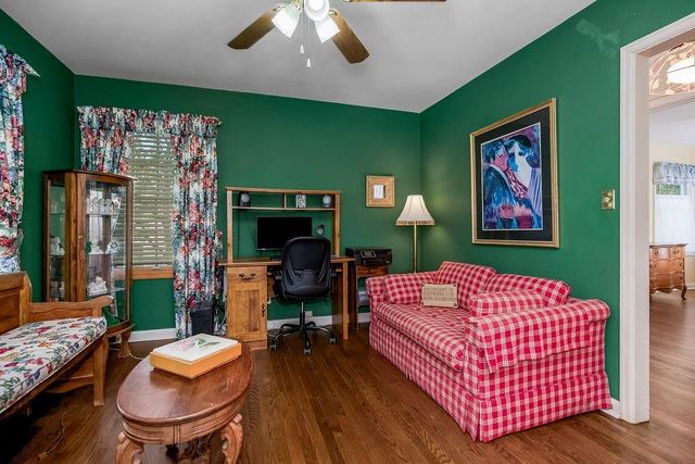 5327 W 60th Terrace, Mission, KS 66205