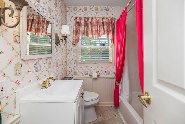 5327 W 60th Terrace, Mission, KS 66205