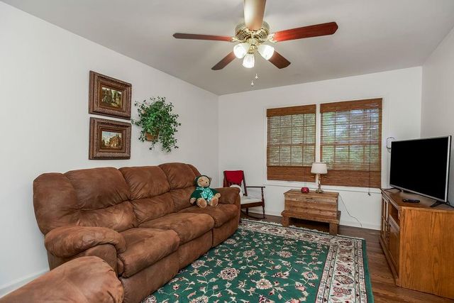 5327 W 60th Terrace, Mission, KS 66205