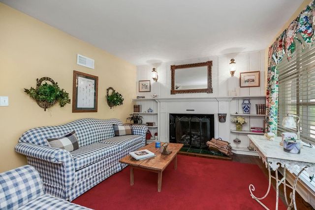 5327 W 60th Terrace, Mission, KS 66205