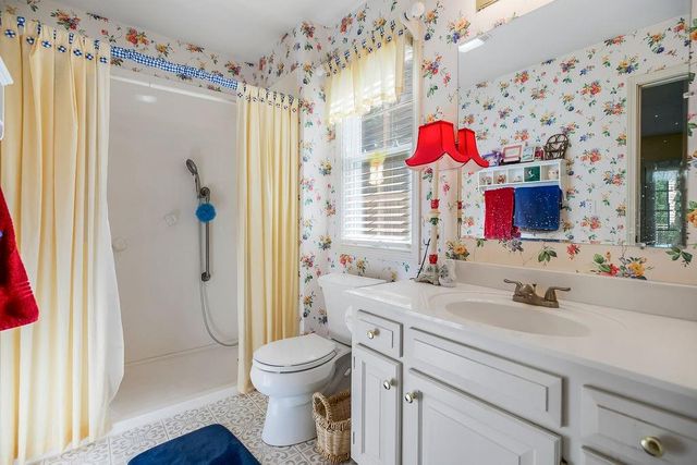 5327 W 60th Terrace, Mission, KS 66205