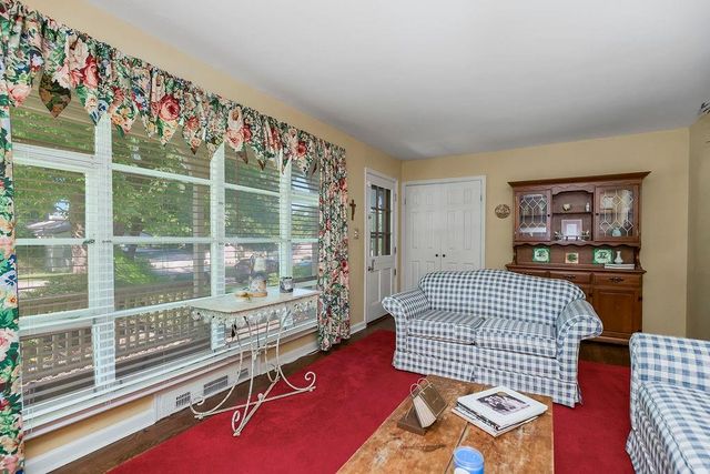 5327 W 60th Terrace, Mission, KS 66205