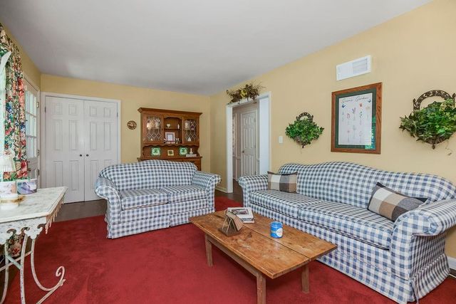 5327 W 60th Terrace, Mission, KS 66205