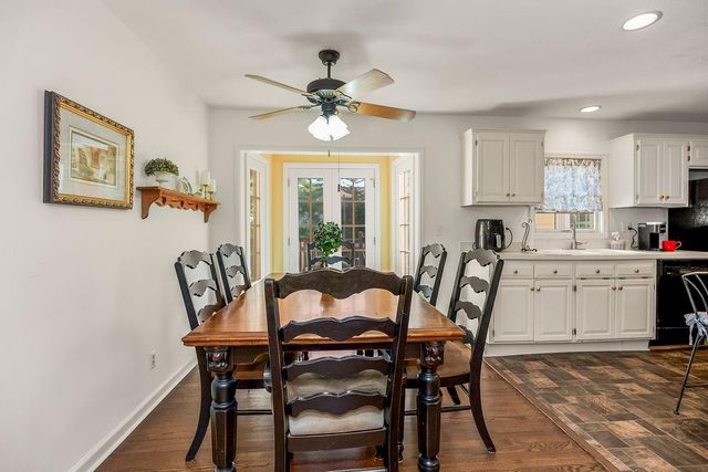 5327 W 60th Terrace, Mission, KS 66205