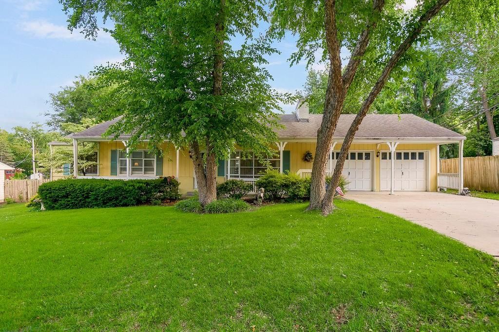 5327 W 60th Terrace, Mission, KS 66205