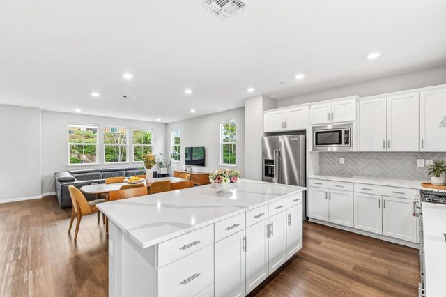 24185 Amaranth Loop, Hayward, CA 94541