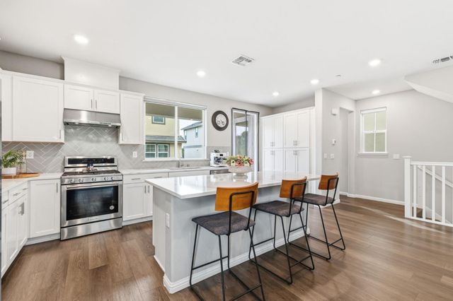 24185 Amaranth Loop, Hayward, CA 94541